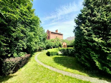 Продается 3-этажный дом, 350 м²