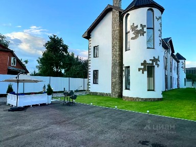 Продается 3-этажный таунхаус, 175 м²