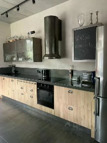 Сдается 3-этажный коттедж, 200 м²