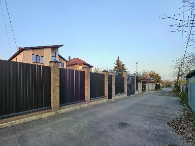 Продается 2-этажный дом, 194 м²