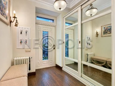 Продается 3-этажный таунхаус, 160 м²