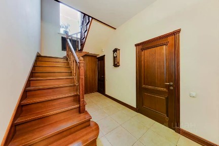 Продается 3-этажный дом, 330 м²