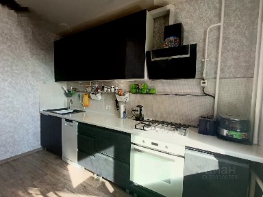 Продается 4-комн. квартира, 102,3 м²