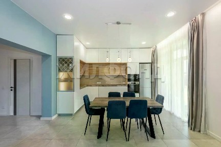Продается 2-этажный коттедж, 255,6 м²