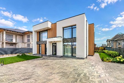 Продается 2-этажный дом, 315 м²