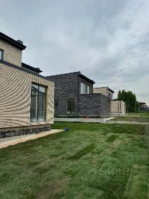 Продается 2-этажный дом, 300 м²