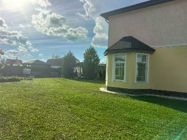 Продается 2-этажный дом, 180 м²
