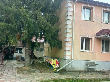 Сдается 2-этажный дом, 160 м²