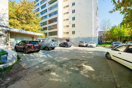 Свердловская область, Екатеринбург, р-н Октябрьский, мкр. Парковый, ул. Декабристов, 7
