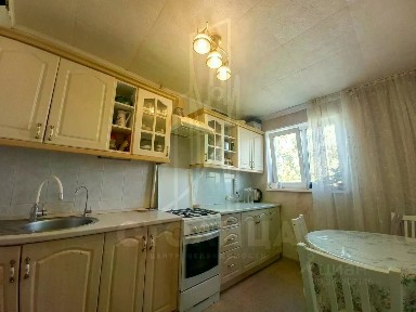 Продается 4-комн. квартира, 64 м²