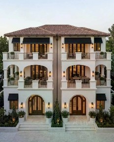 Продается 2-этажный дом, 180 м²