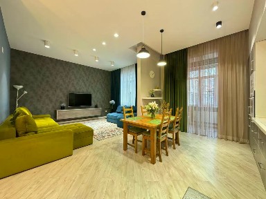 Продается 4-комн. квартира, 135 м²