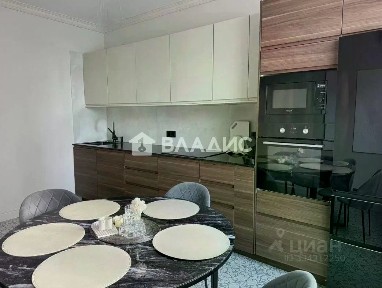 Продается 4-комн. квартира, 107 м²