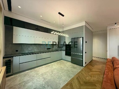 Продается 4-комн. квартира, 106 м²