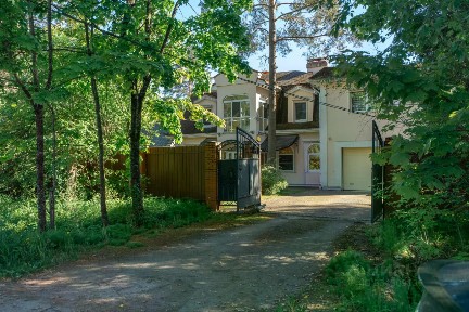 Продается 2-этажный коттедж, 218 м²
