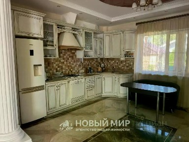 Сдается 2-этажный коттедж, 440 м²