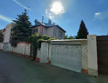 Продается 3-этажный дом, 289,7 м²