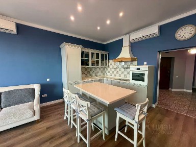 Сдается 4-комн. квартира, 148 м²