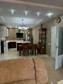 Продается 4-комн. квартира, 135 м²
