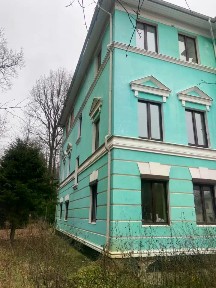 Продается 3-этажный дом, 1 400 м²