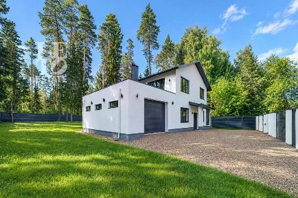 Продается 2-этажный дом, 310 м²