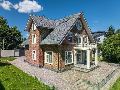 Продается 3-этажный коттедж, 373 м²