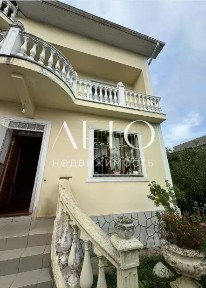 Продается 3-этажный дом, 254 м²
