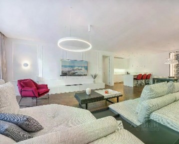 Продаются 3-комн. апартаменты, 123 м²