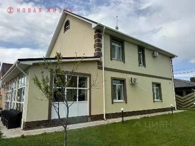 Продается 2-этажный дом, 280 м²