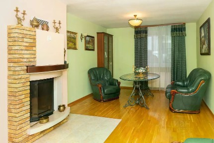Продается 2-этажный дом, 306 м²