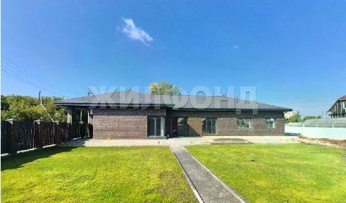 Продается 1-этажный коттедж, 296 м²