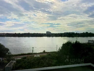 Продается 4-этажный дом, 445 м²