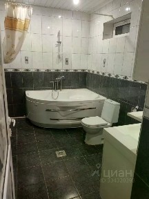 Сдается 3-этажный дом, 275 м²