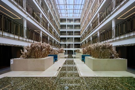 Продаются 2-комн. апартаменты, 65 м²