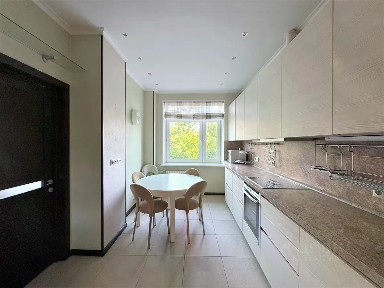 Продается 4-комн. квартира, 136,8 м²