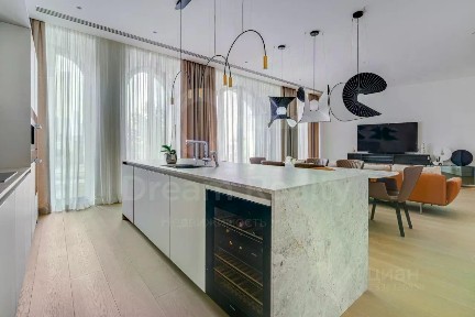 Продается 3-комн. квартира, 165,9 м²