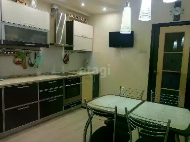 Продается 4-комн. квартира, 99 м²