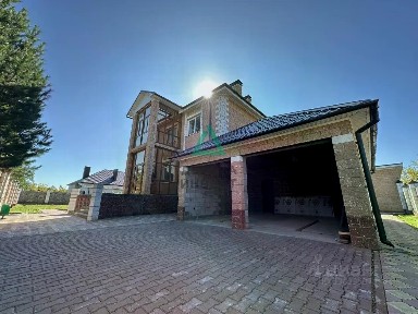 Продается 2-этажный коттедж, 260 м²