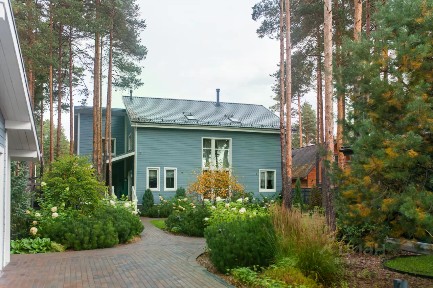 Сдается 2-этажный дом, 240 м²