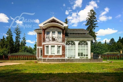 Продается 2-этажный дом, 446 м²