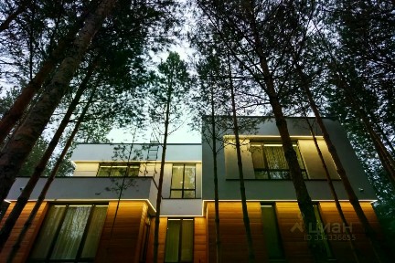 Продается 2-этажный дом, 282 м²