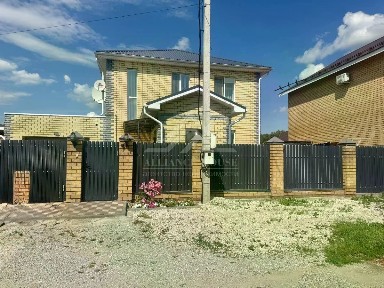 Продается 2-этажный дом, 130 м²
