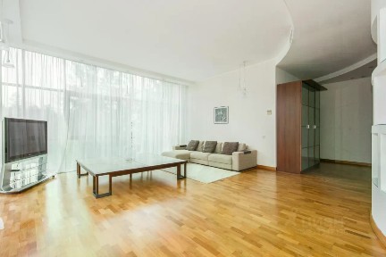 Продается 3-комн. квартира, 113 м²