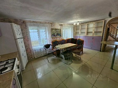 Продается 3-этажный дом, 197,6 м²