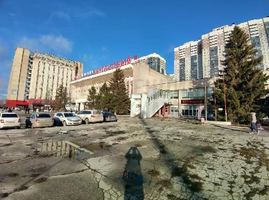 Сдается здание, 2 500 м²