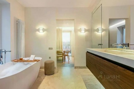 Продается 3-комн. квартира, 100,1 м²