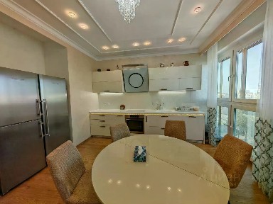 Сдается 4-комн. квартира, 140 м²
