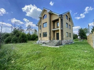 Продается 3-этажный дом, 250 м²