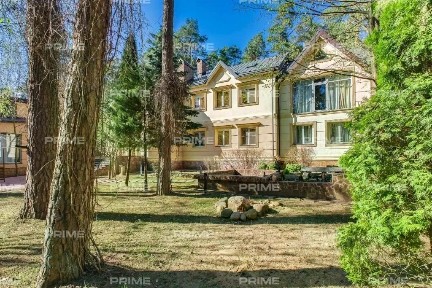 Продается 2-этажный коттедж, 1 000 м²