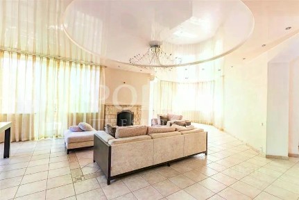 Продается 2-этажный коттедж, 350 м²
